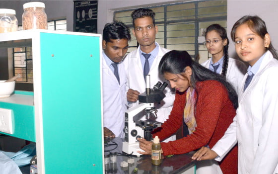 Top college for B. Pharma in Agra