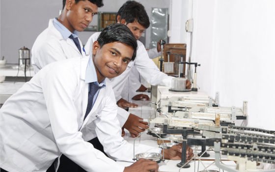 Top college for B. Pharma in Agra